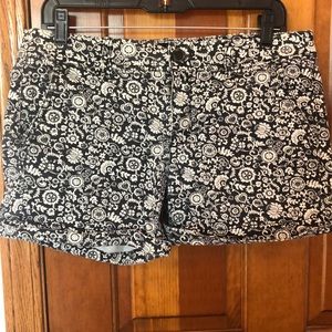 American Eagle Midi shorts